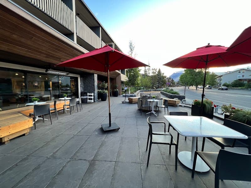 Serene Banff Escape: Nature, Lakes & Relaxation