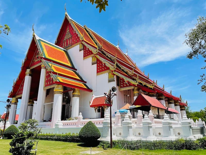 Wihan Phra Mongkhon Bophit