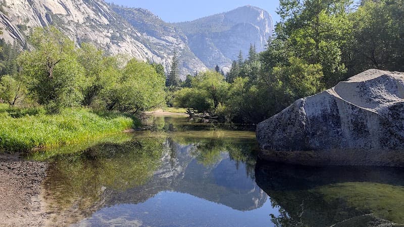 Yosemite Village Shops & Outdoor Market Area